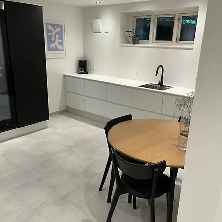Tyge Brahes Vej 33 Guest house